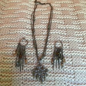 Necklace and earring set